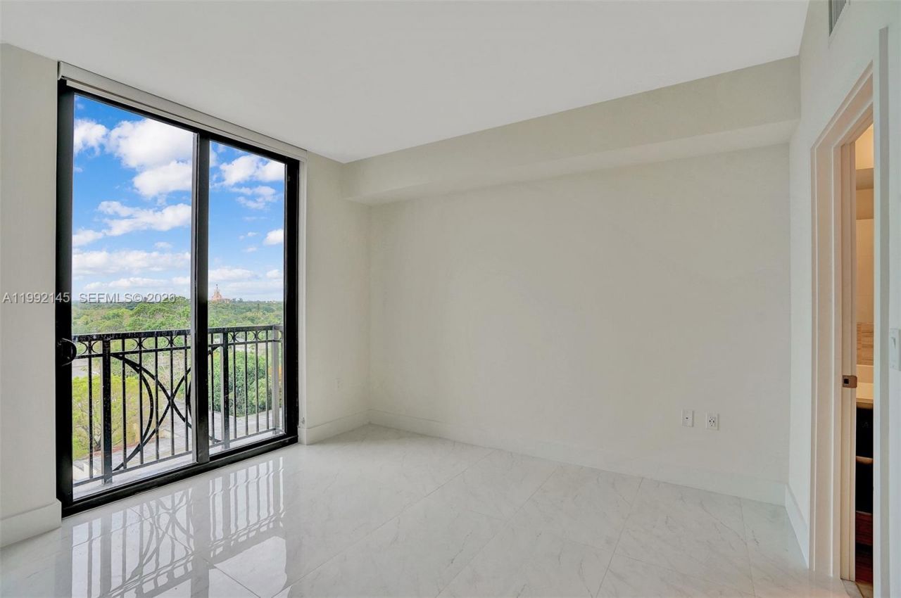 301 Altara Ave, Unit 819, Coral Gables, FL 33146 Photo