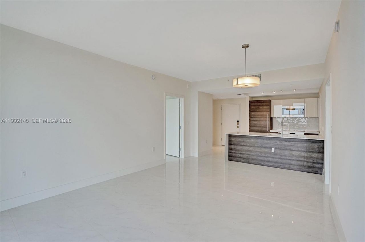 301 Altara Ave, Unit 819, Coral Gables, FL 33146 Photo