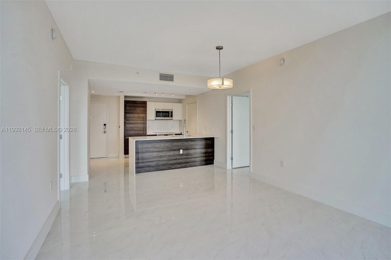 301 Altara Ave, Unit 819, Coral Gables, FL 33146 Photo