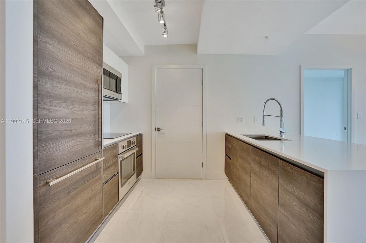 301 Altara Ave, Unit 819, Coral Gables, FL 33146 Photo