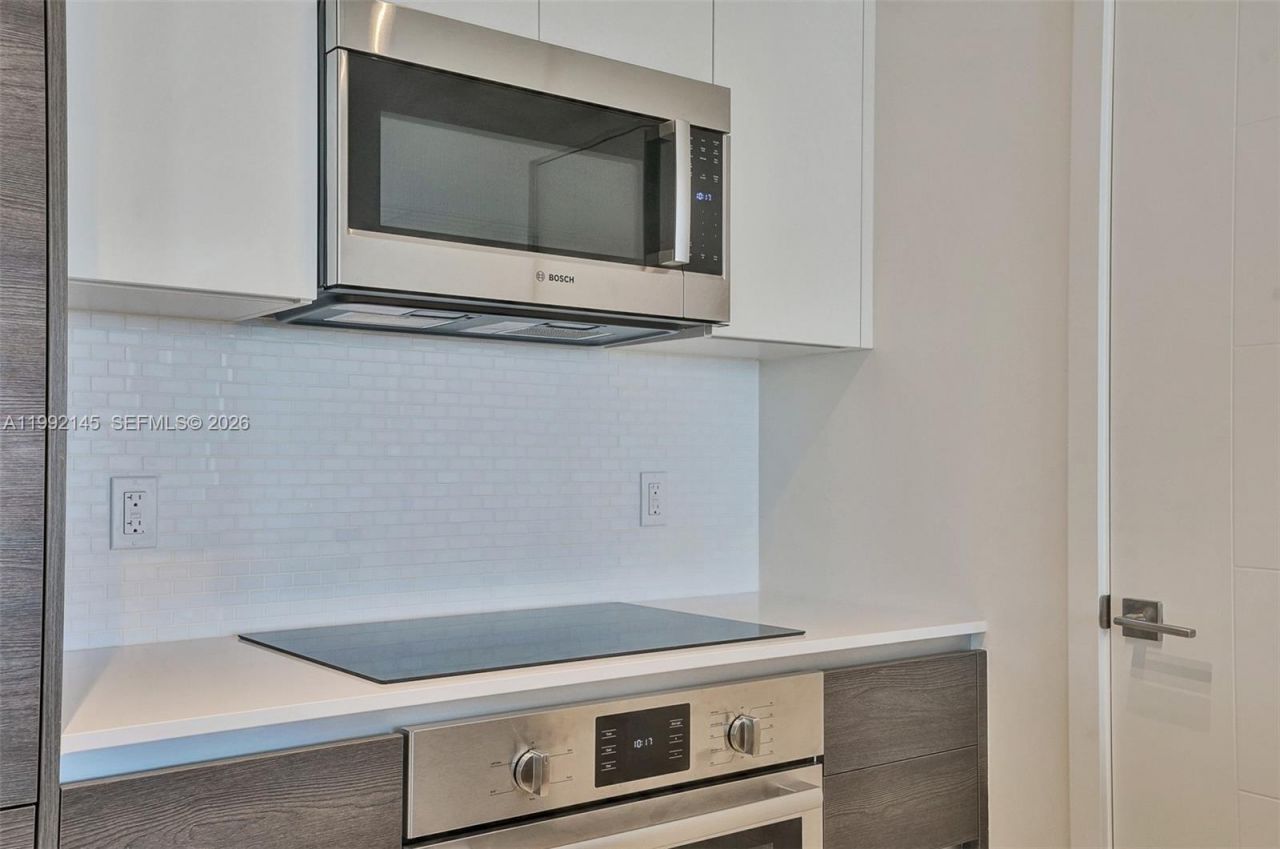 301 Altara Ave, Unit 819, Coral Gables, FL 33146 Photo