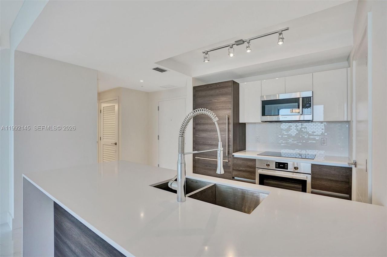 301 Altara Ave, Unit 819, Coral Gables, FL 33146 Photo