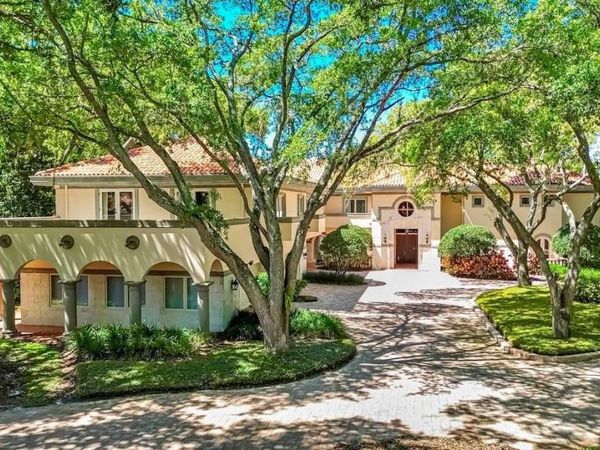 1043 GUISANDO DE AVILA, TAMPA, FL 33613