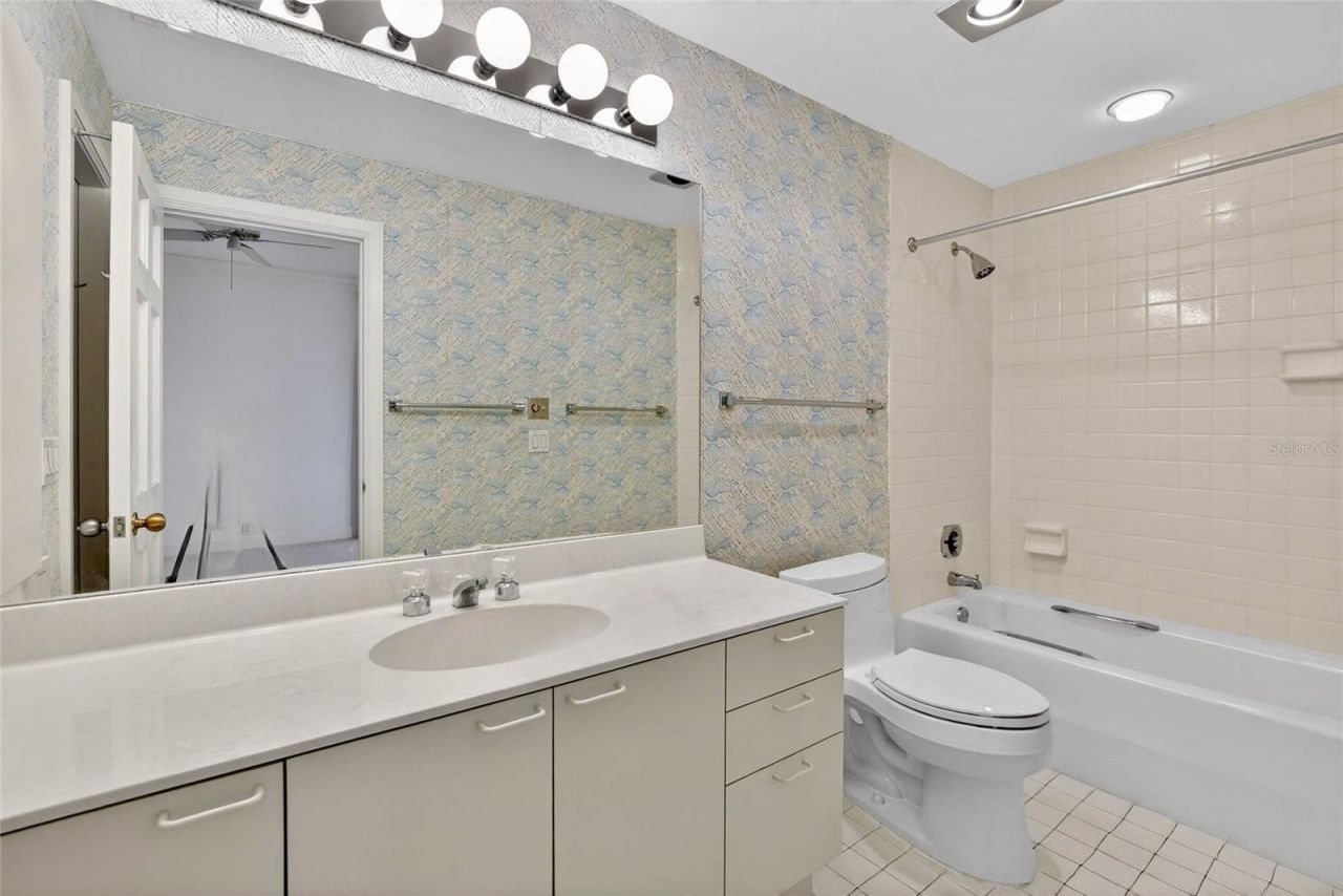 1043 Guisando De Avila, Tampa, FL 33613 Photo