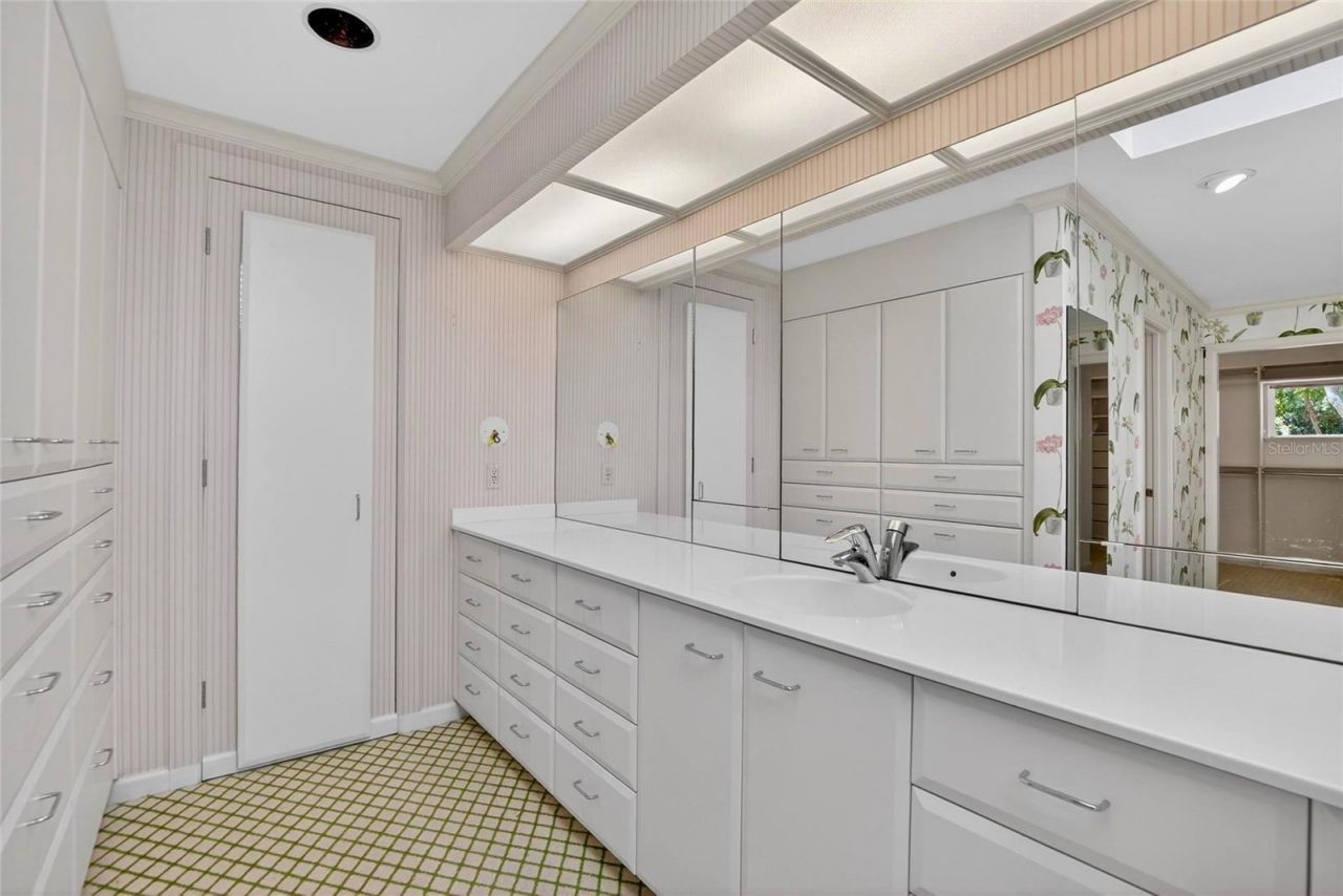 1043 Guisando De Avila, Tampa, FL 33613 Photo