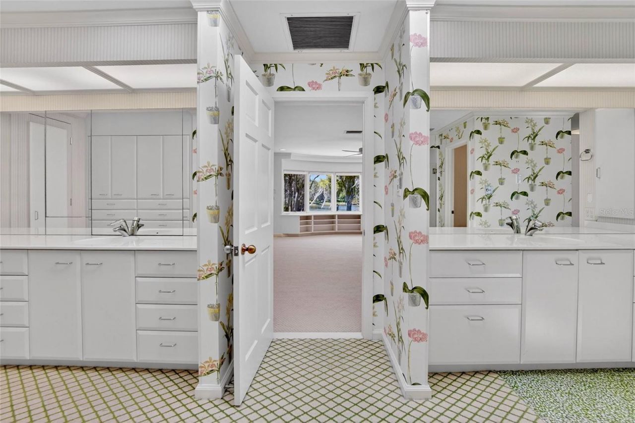 1043 Guisando De Avila, Tampa, FL 33613 Photo