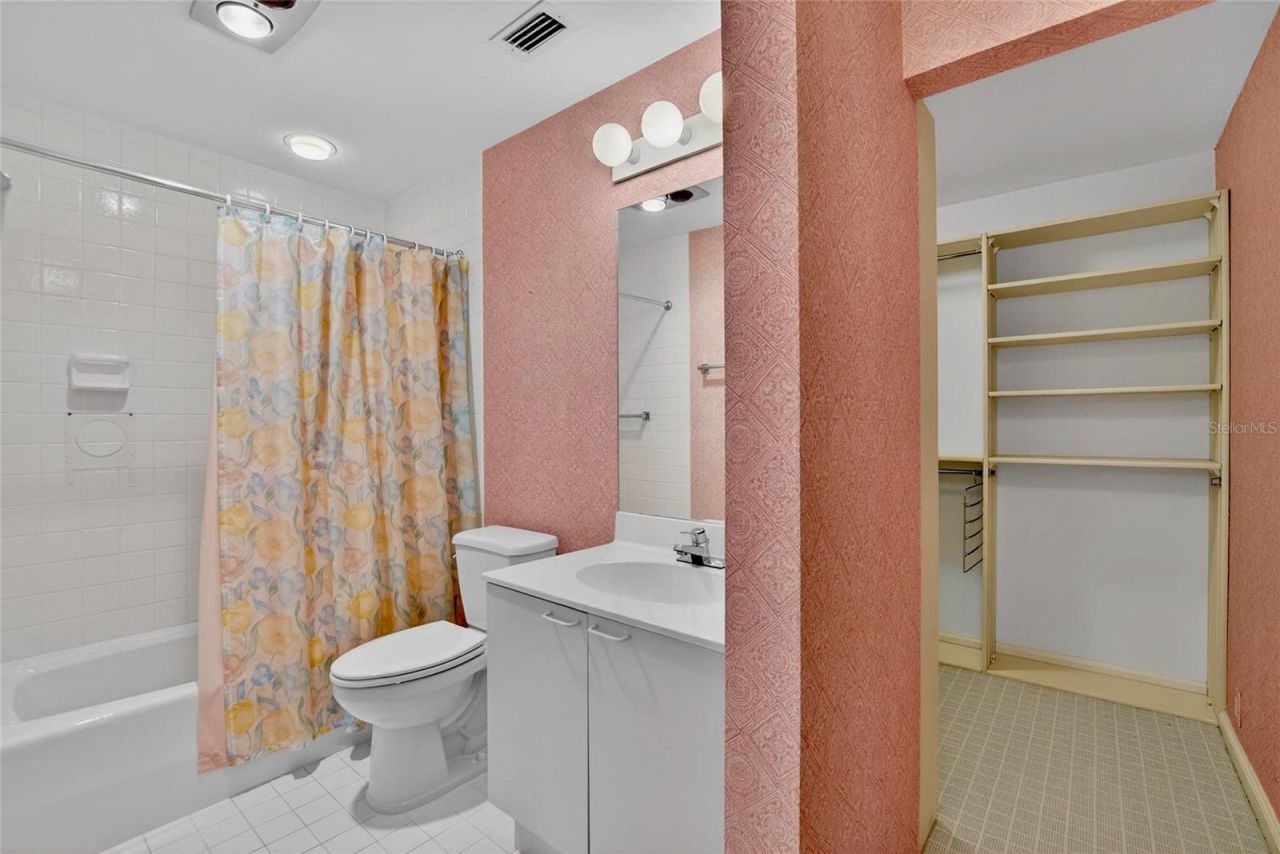 1043 Guisando De Avila, Tampa, FL 33613 Photo