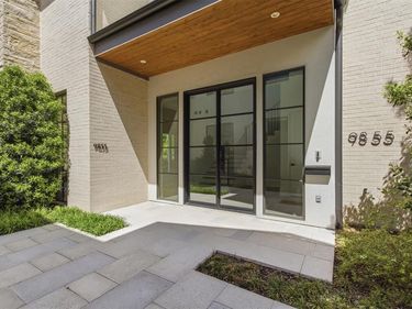 9855 Kingsway Avenue, Dallas, TX 75230