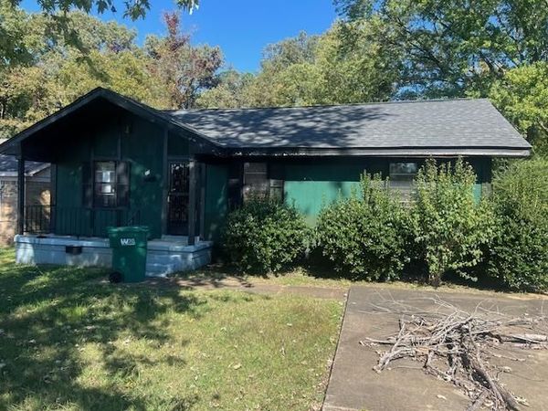 11 CARVER CV, Jackson, TN 38301