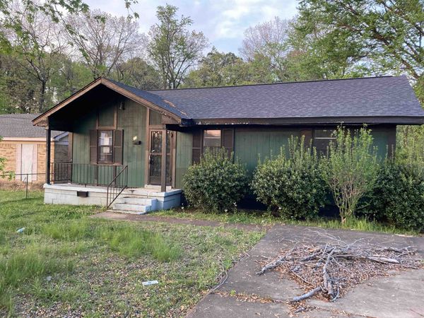 11 CARVER CV, Jackson, TN 38301