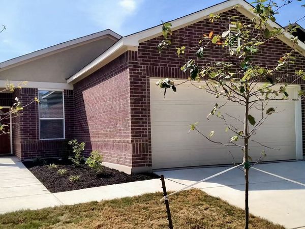 513 Dusty Emerald, Universal City, TX 78148