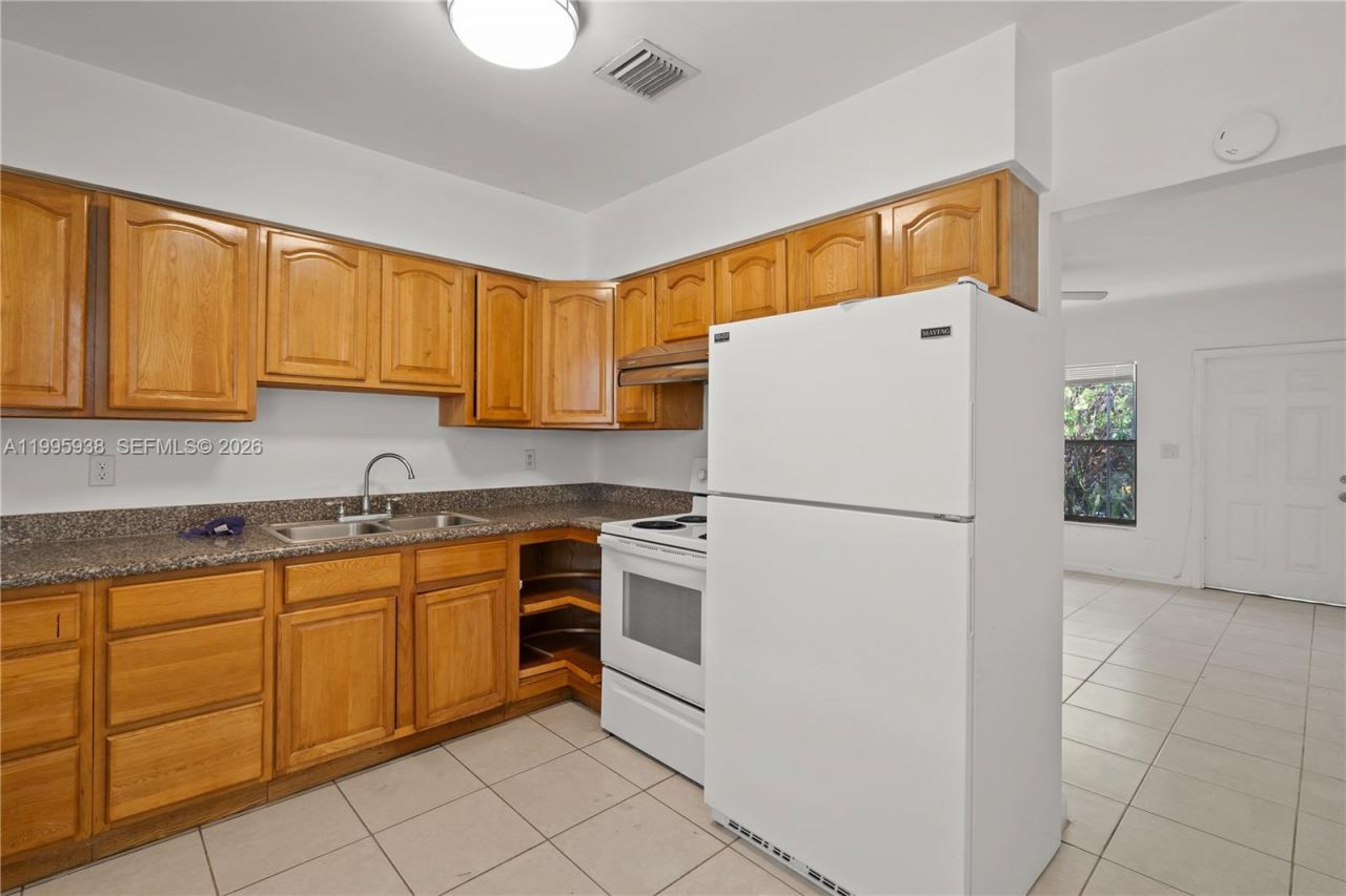 501 SW 9th St, Unit 1-2, Hallandale Beach, FL 33009 Photo