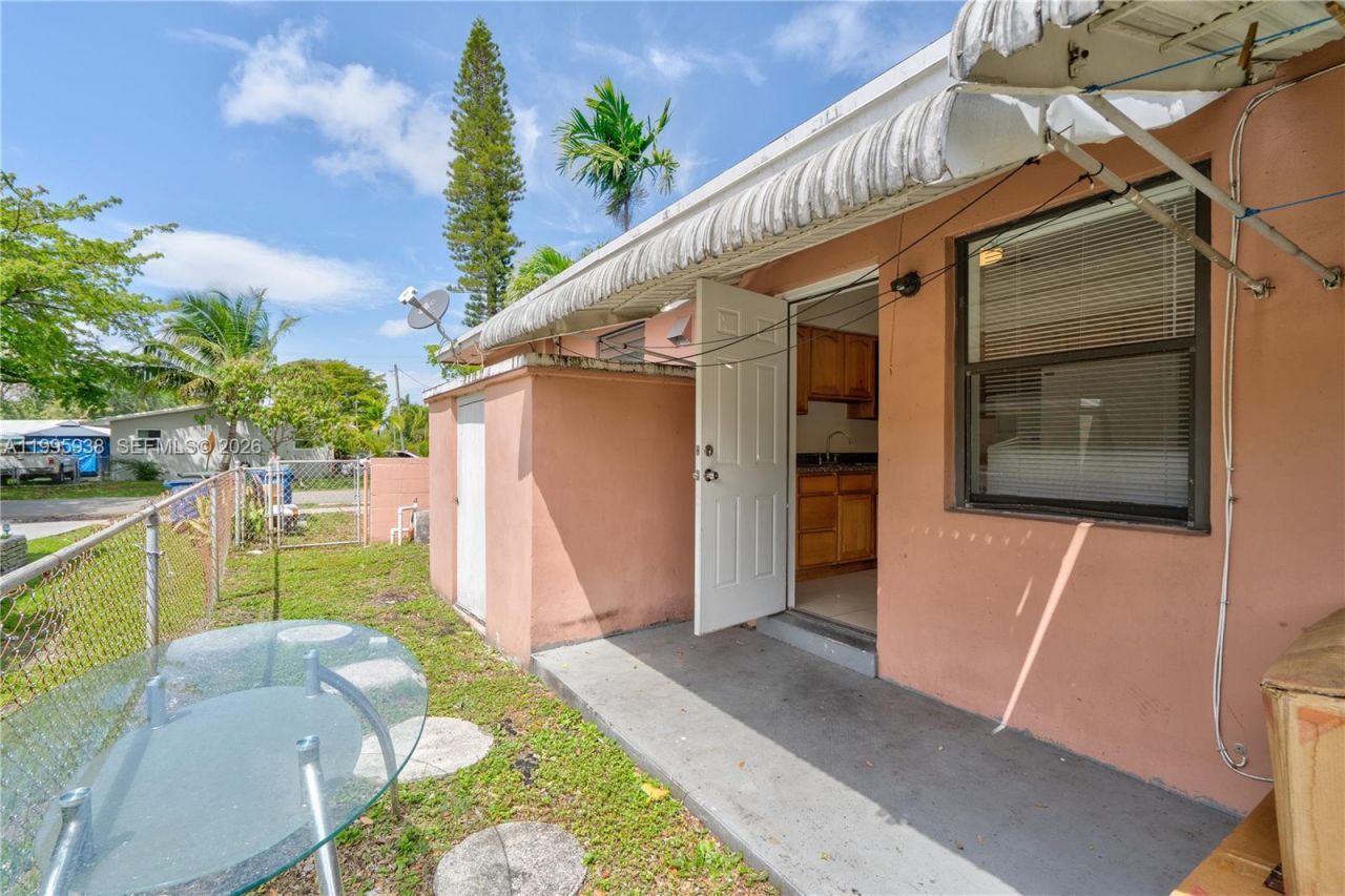 501 SW 9th St, Unit 1-2, Hallandale Beach, FL 33009 Photo