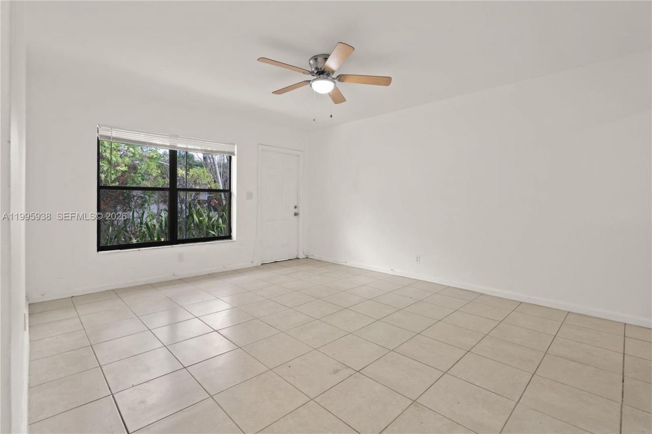 501 SW 9th St, Unit 1-2, Hallandale Beach, FL 33009 Photo