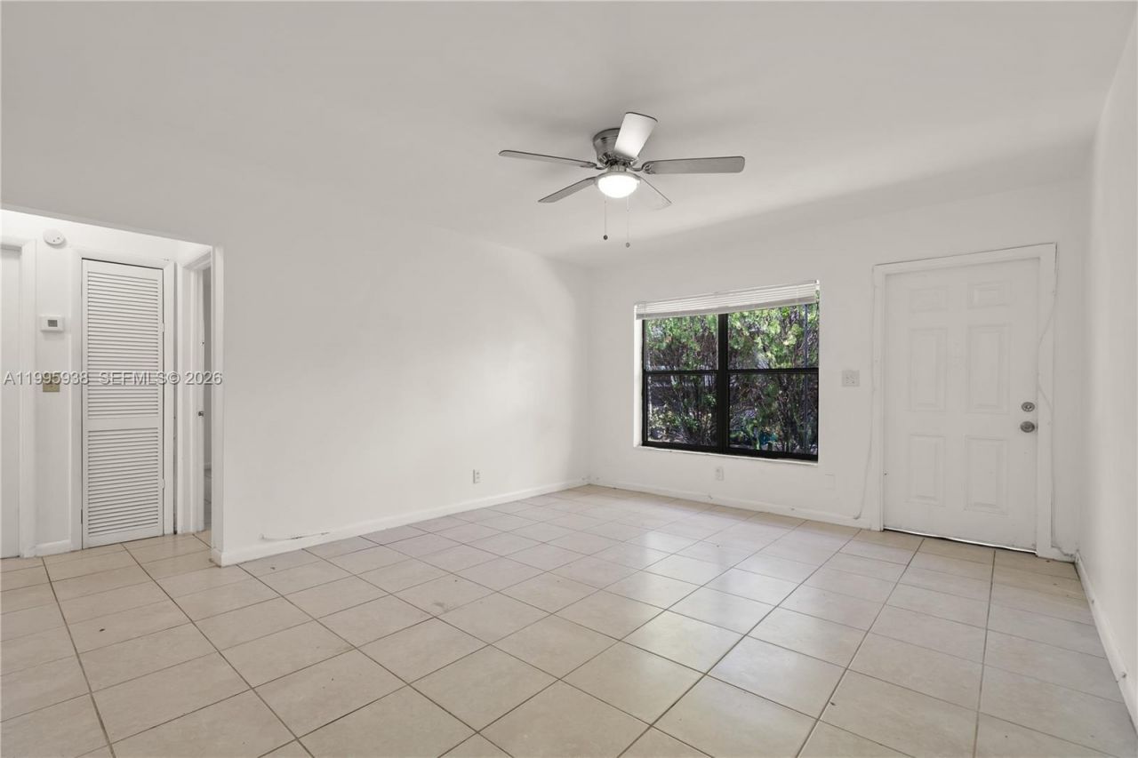 501 SW 9th St, Unit 1-2, Hallandale Beach, FL 33009 Photo