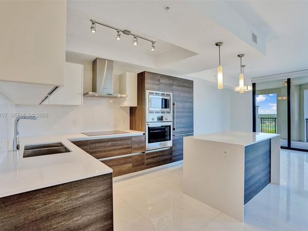 301 Altara Ave, Unit 617, Coral Gables, FL 33146