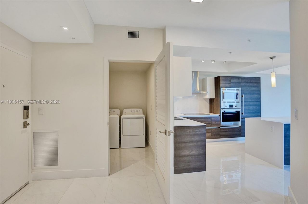 301 Altara Ave, Unit 617, Coral Gables, FL 33146 Photo