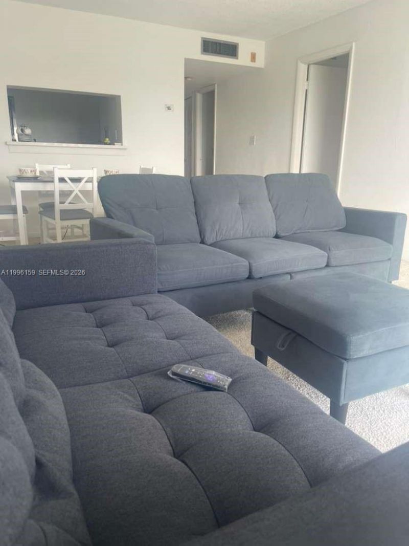 496 NW 165th St Rd, Unit D-611, Miami, FL 33169 Photo