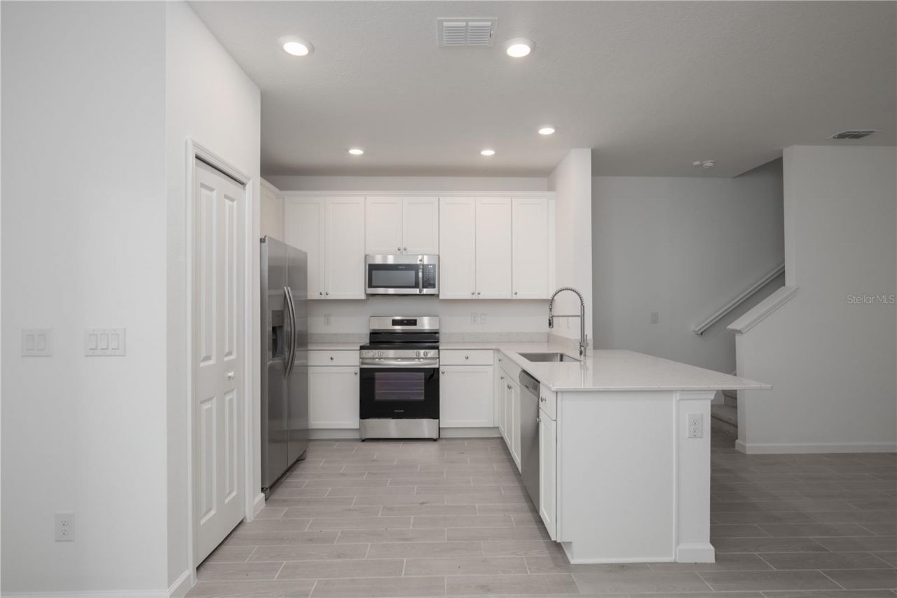 704 NW 126th Terrace, Newberry, FL 32669 Photo