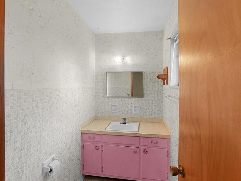 310 N Grener Avenue, Columbus, OH 43228 Photo 20