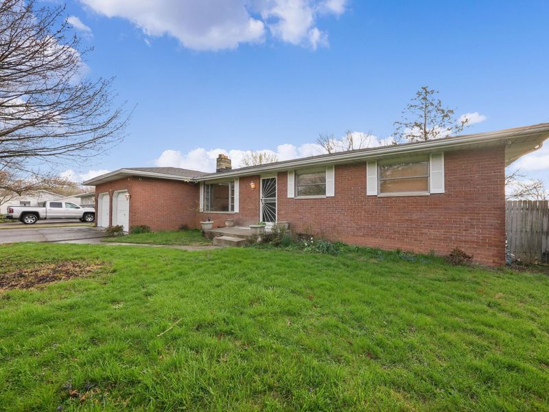 310 N Grener Avenue, Columbus, OH 43228 Photo 3