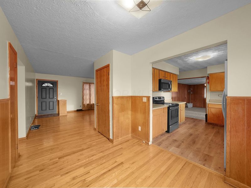 310 N Grener Avenue, Columbus, OH 43228 Photo 7