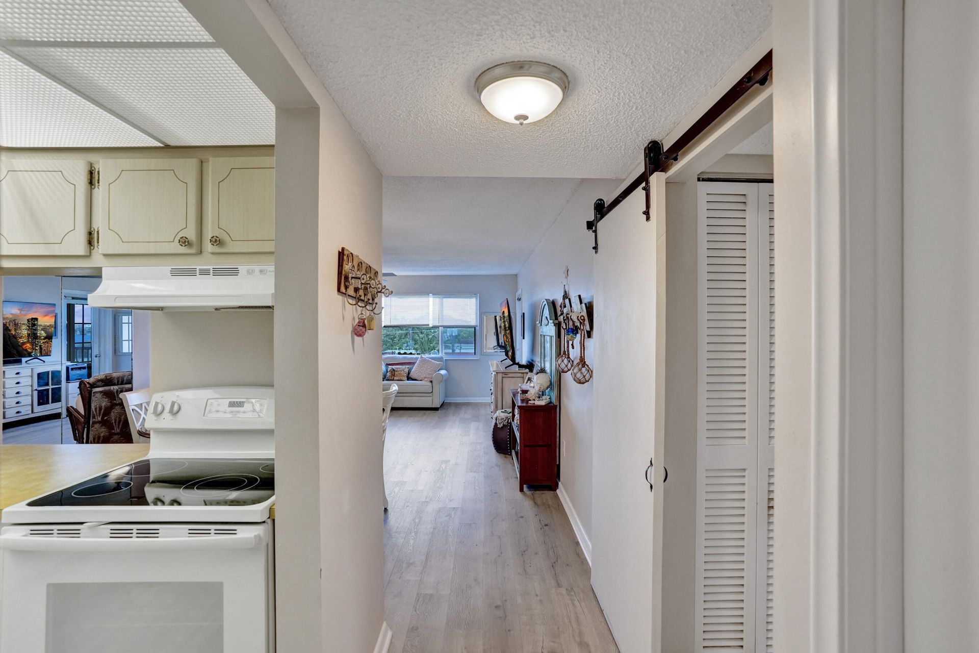 1502 S Lakeside Drive, Unit #419, Lake Worth Beach, FL 33460 Photo