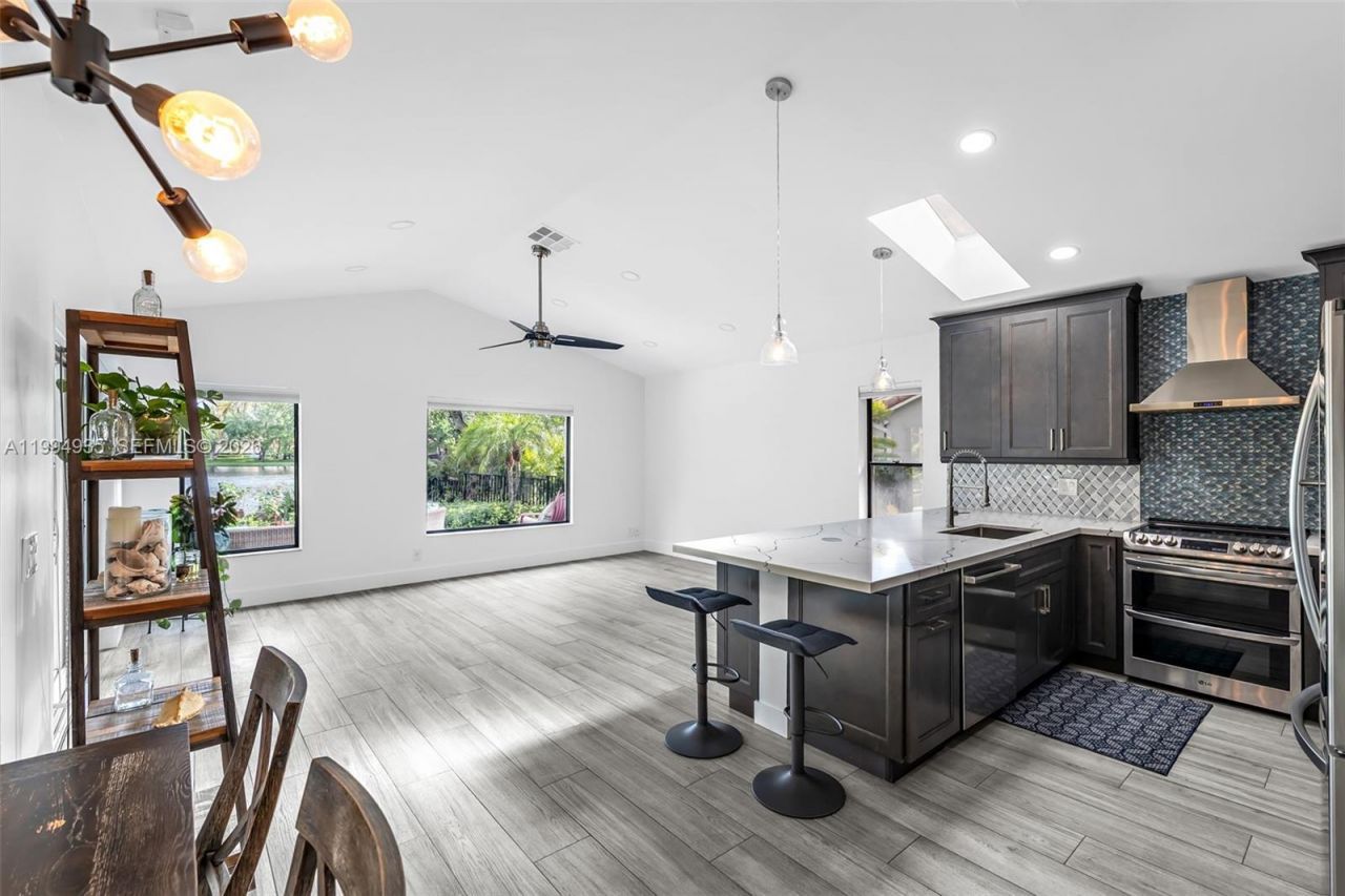 1601 Eastlake Way, Weston, FL 33326 Photo