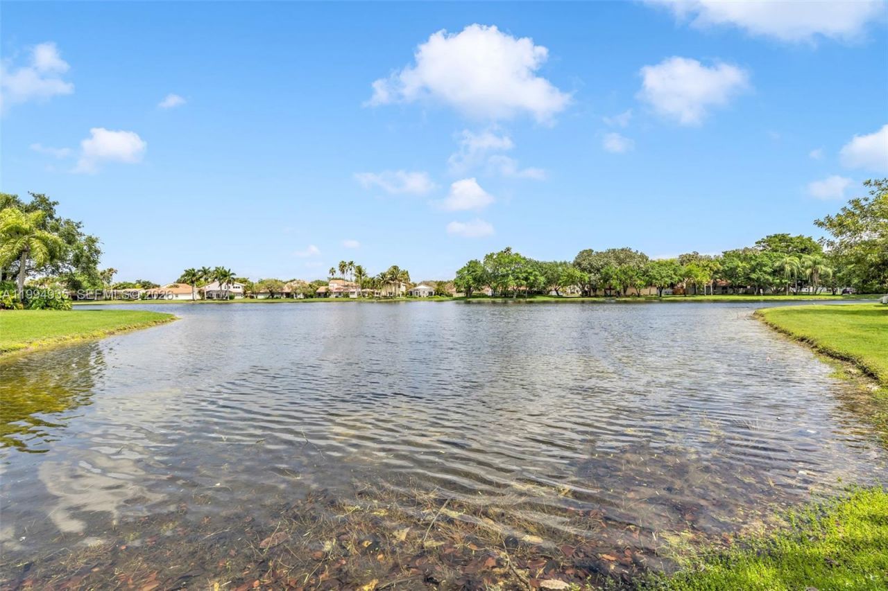 1601 Eastlake Way, Weston, FL 33326 Photo