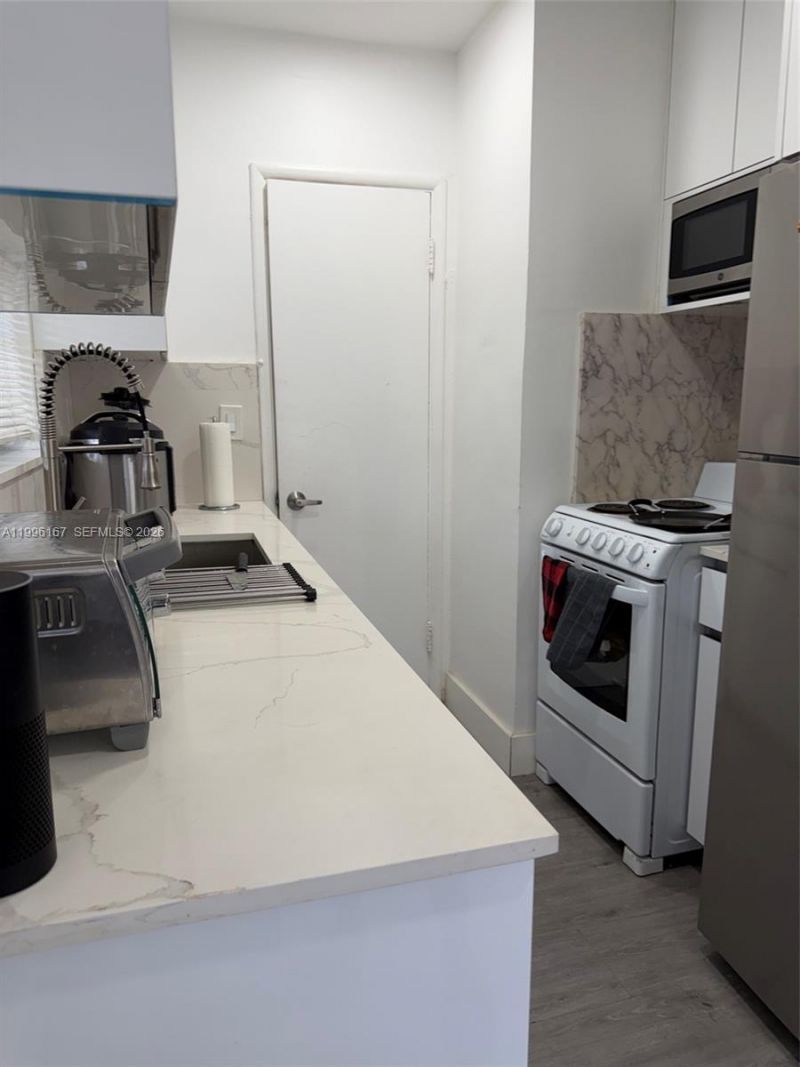 821 NE 6th St , Unit 2, Hallandale Beach, FL 33009 Photo