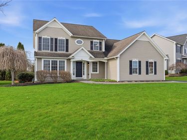 8 Long Branch Drive, Henrietta, NY 14467