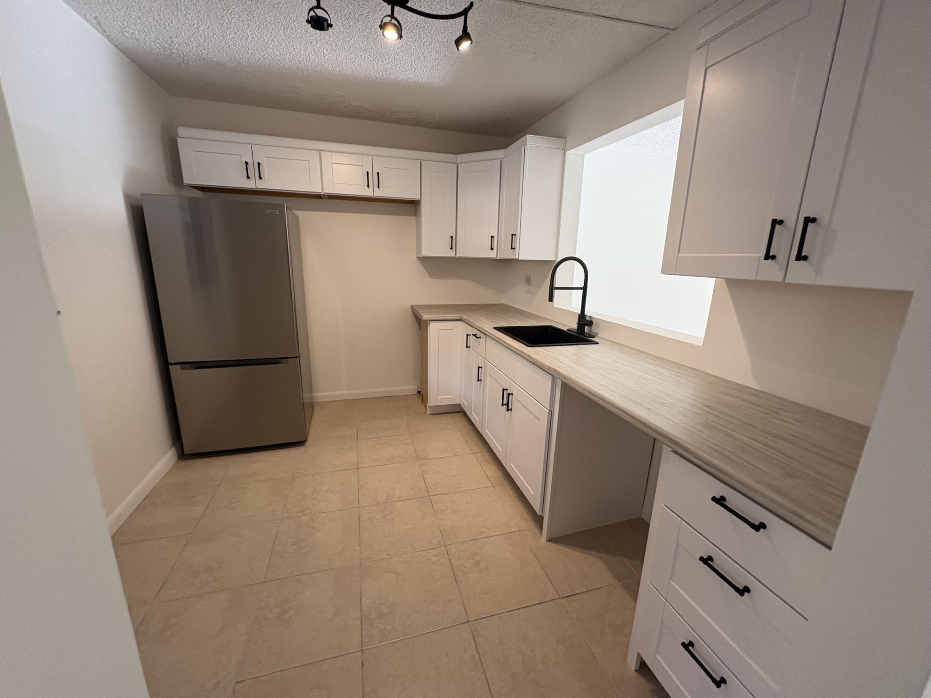 2850 Somerset Drive, Unit 208l, Lauderdale Lakes, FL 33311 Photo