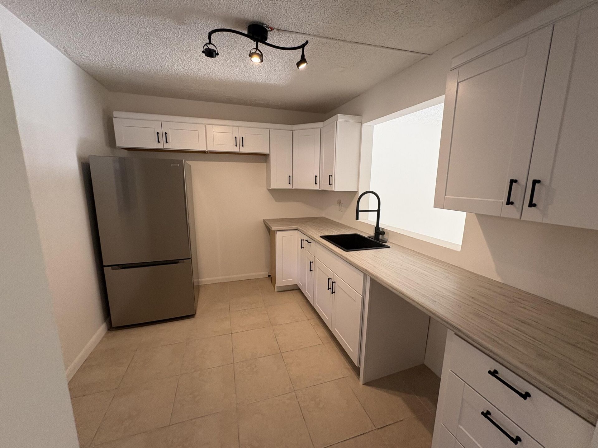 2850 Somerset Drive, Unit 208l, Lauderdale Lakes, FL 33311 Photo