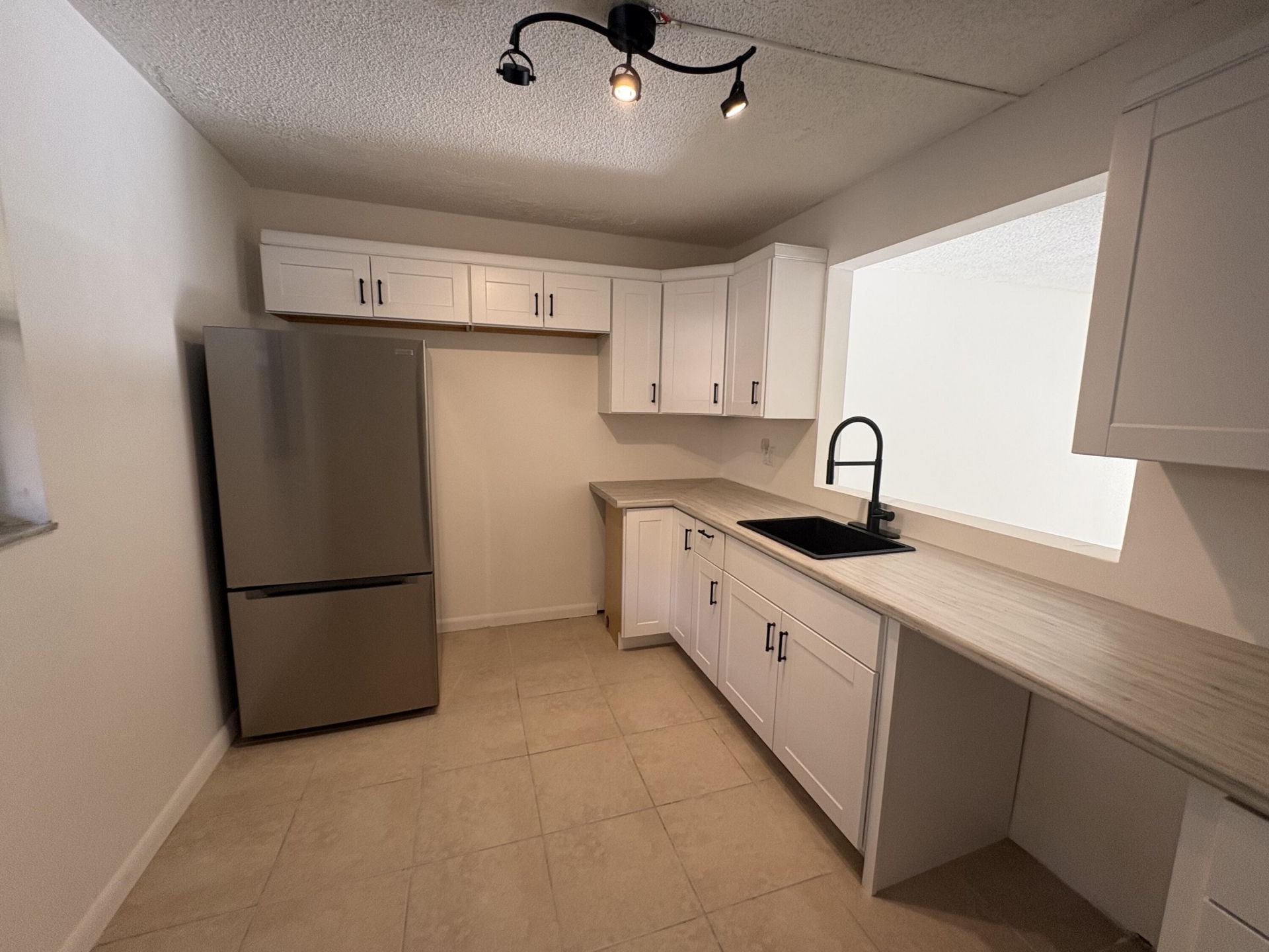 2850 Somerset Drive, Unit 208l, Lauderdale Lakes, FL 33311 Photo