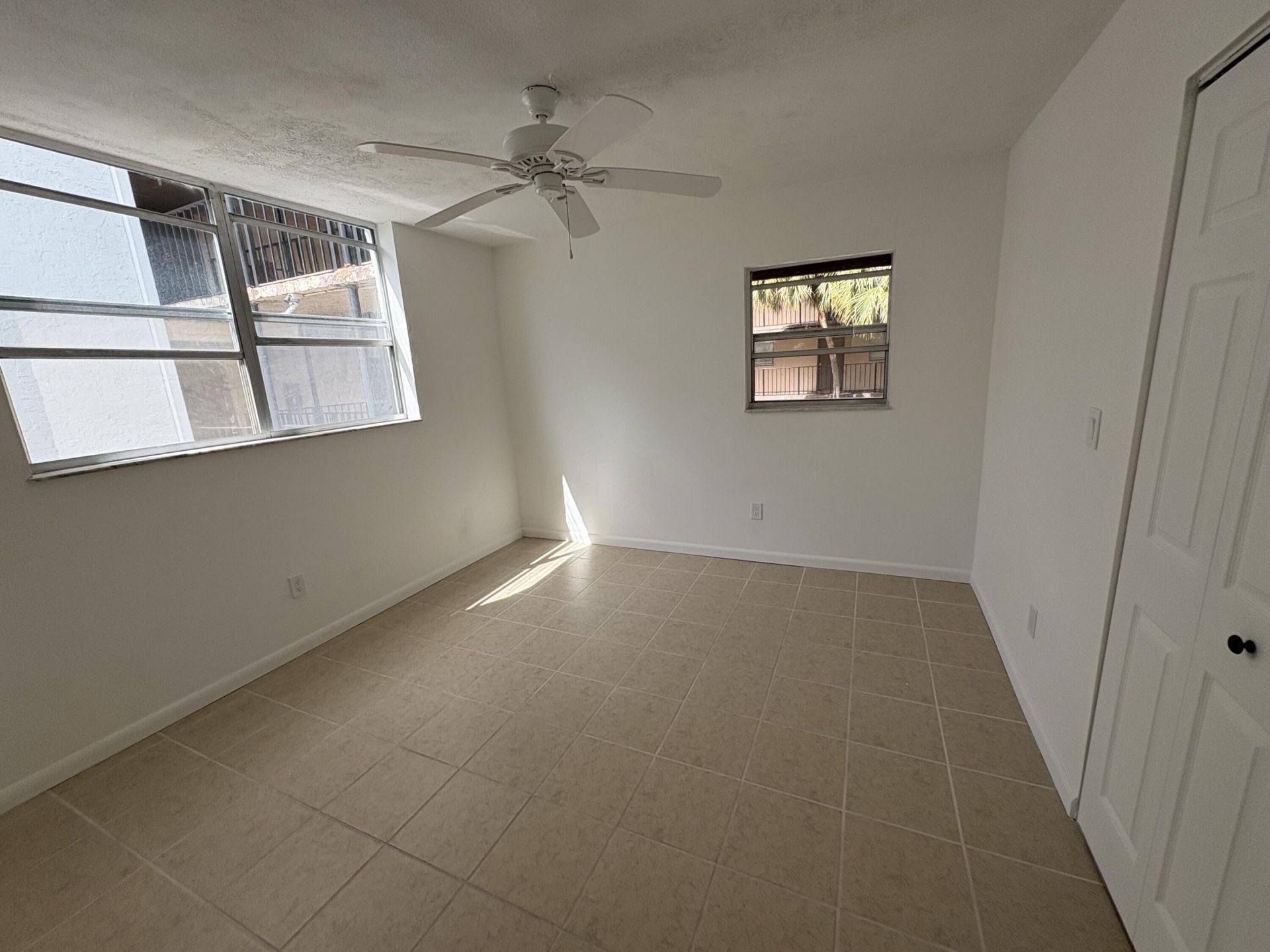 2850 Somerset Drive, Unit 208l, Lauderdale Lakes, FL 33311 Photo