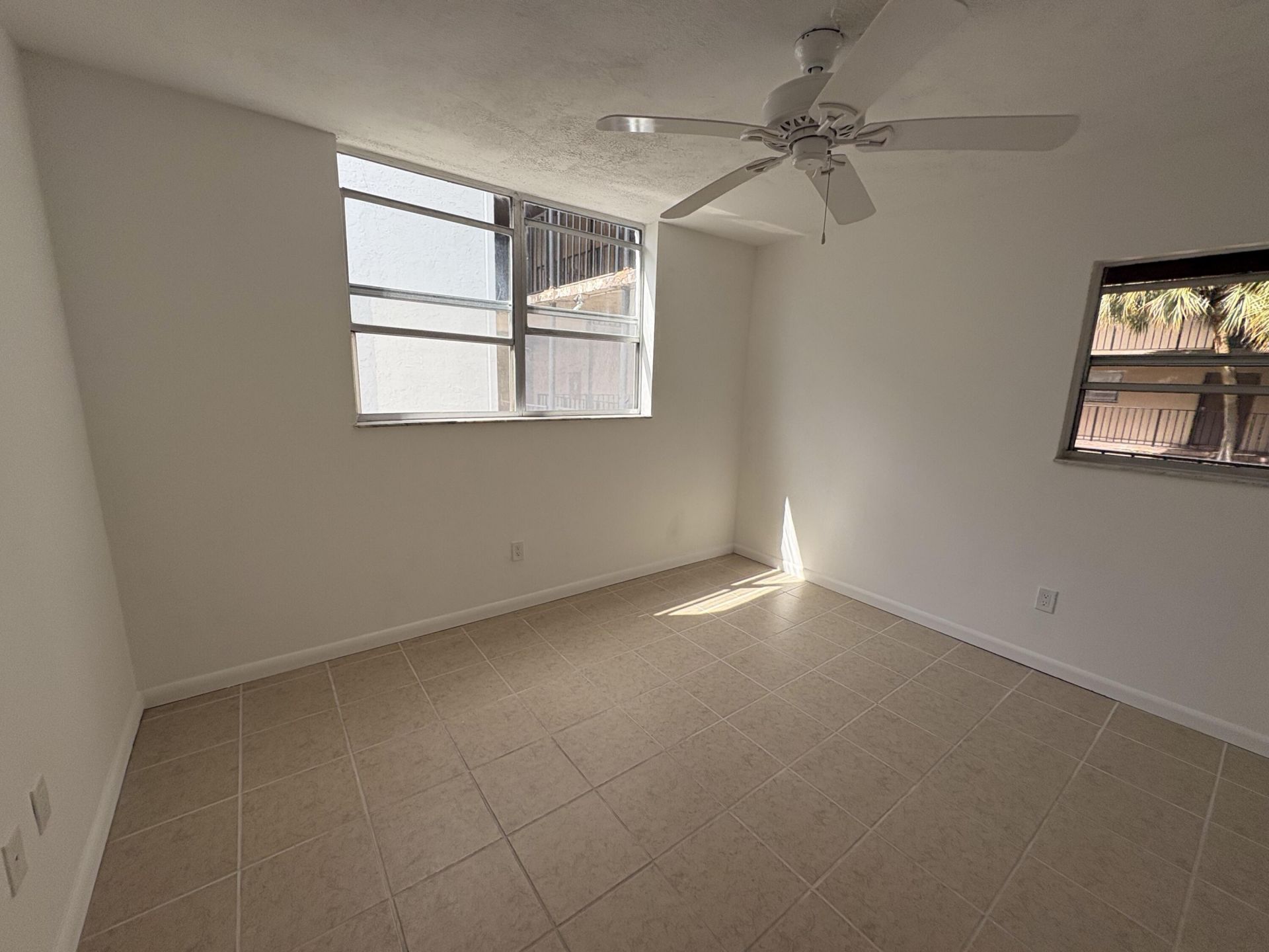2850 Somerset Drive, Unit 208l, Lauderdale Lakes, FL 33311 Photo