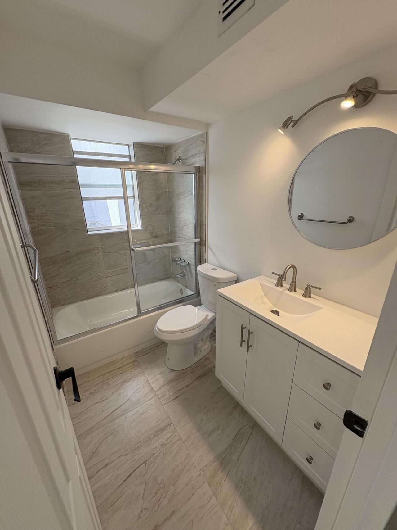 2850 Somerset Drive, Unit 208l, Lauderdale Lakes, FL 33311 Photo