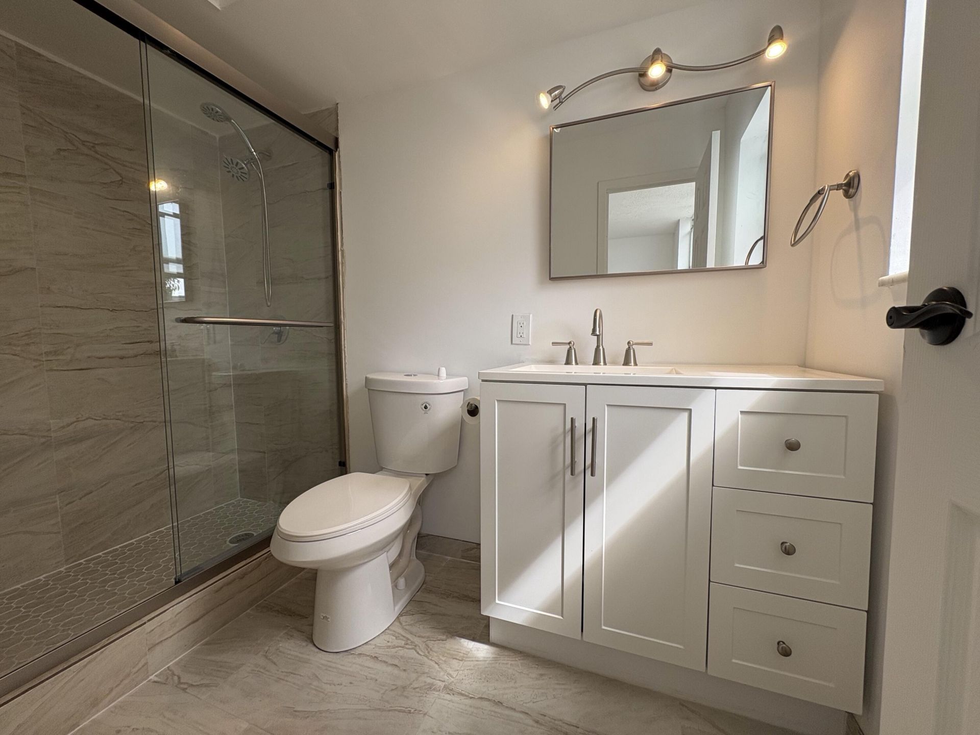 2850 Somerset Drive, Unit 208l, Lauderdale Lakes, FL 33311 Photo