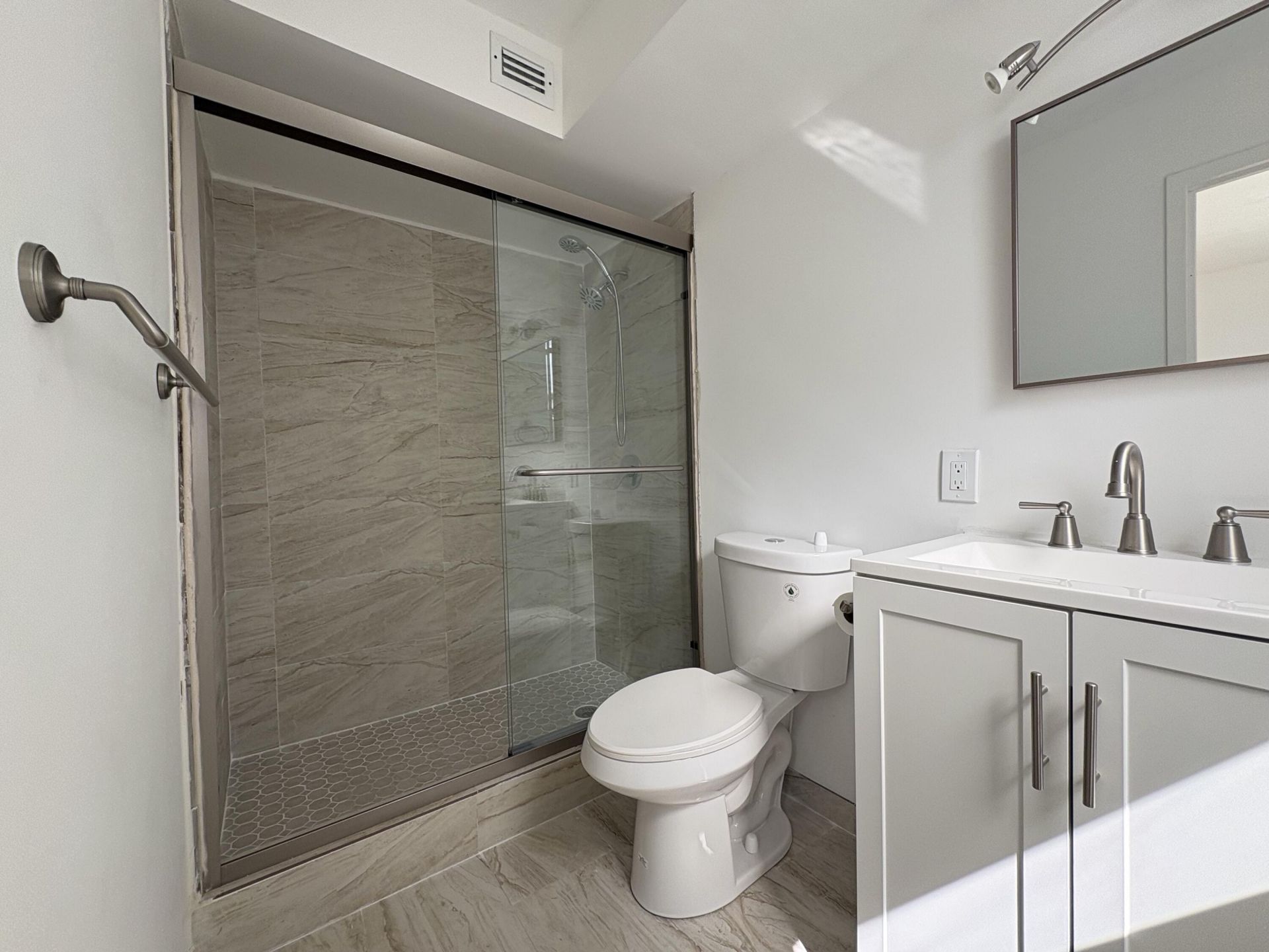 2850 Somerset Drive, Unit 208l, Lauderdale Lakes, FL 33311 Photo