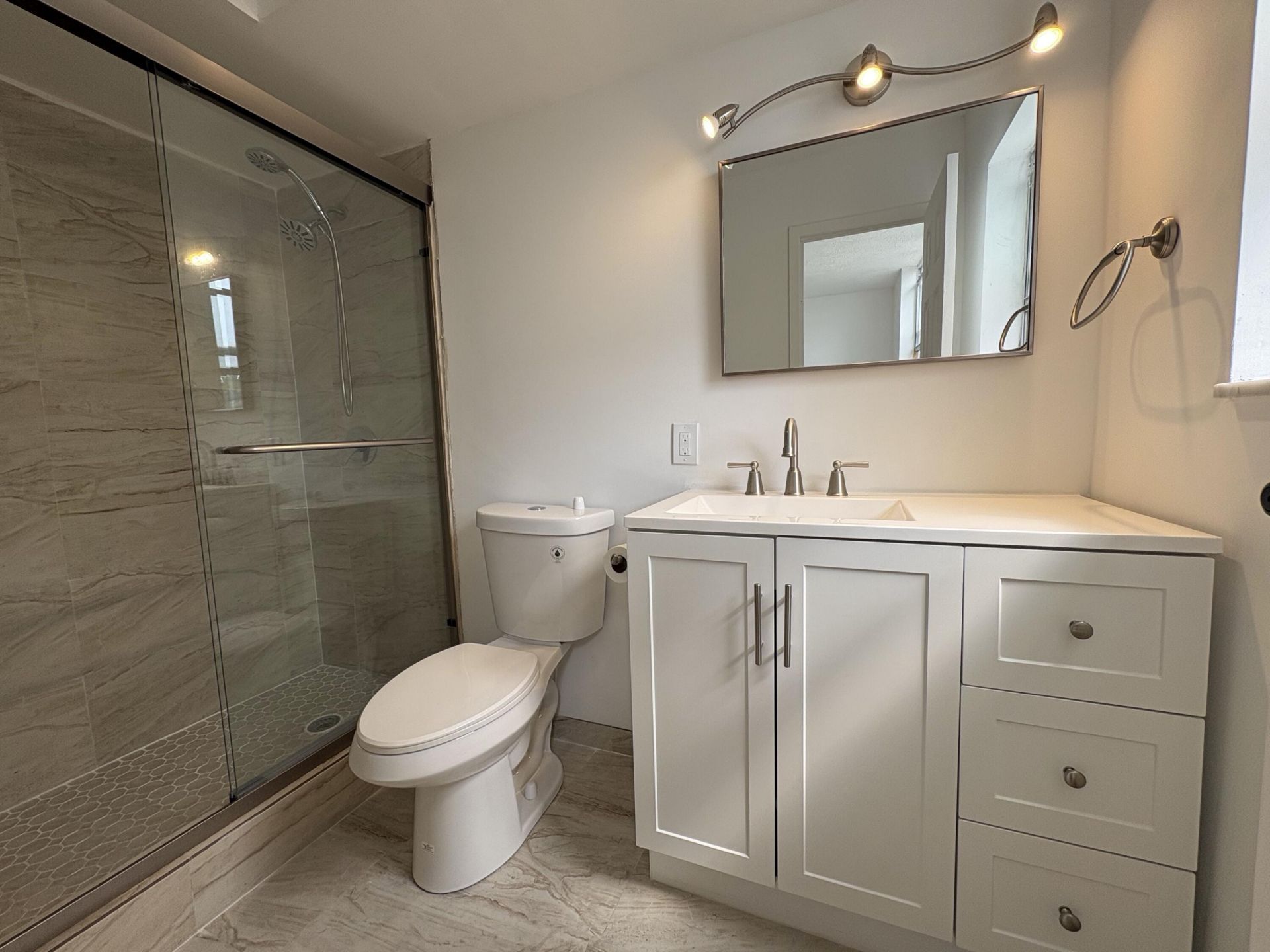 2850 Somerset Drive, Unit 208l, Lauderdale Lakes, FL 33311 Photo