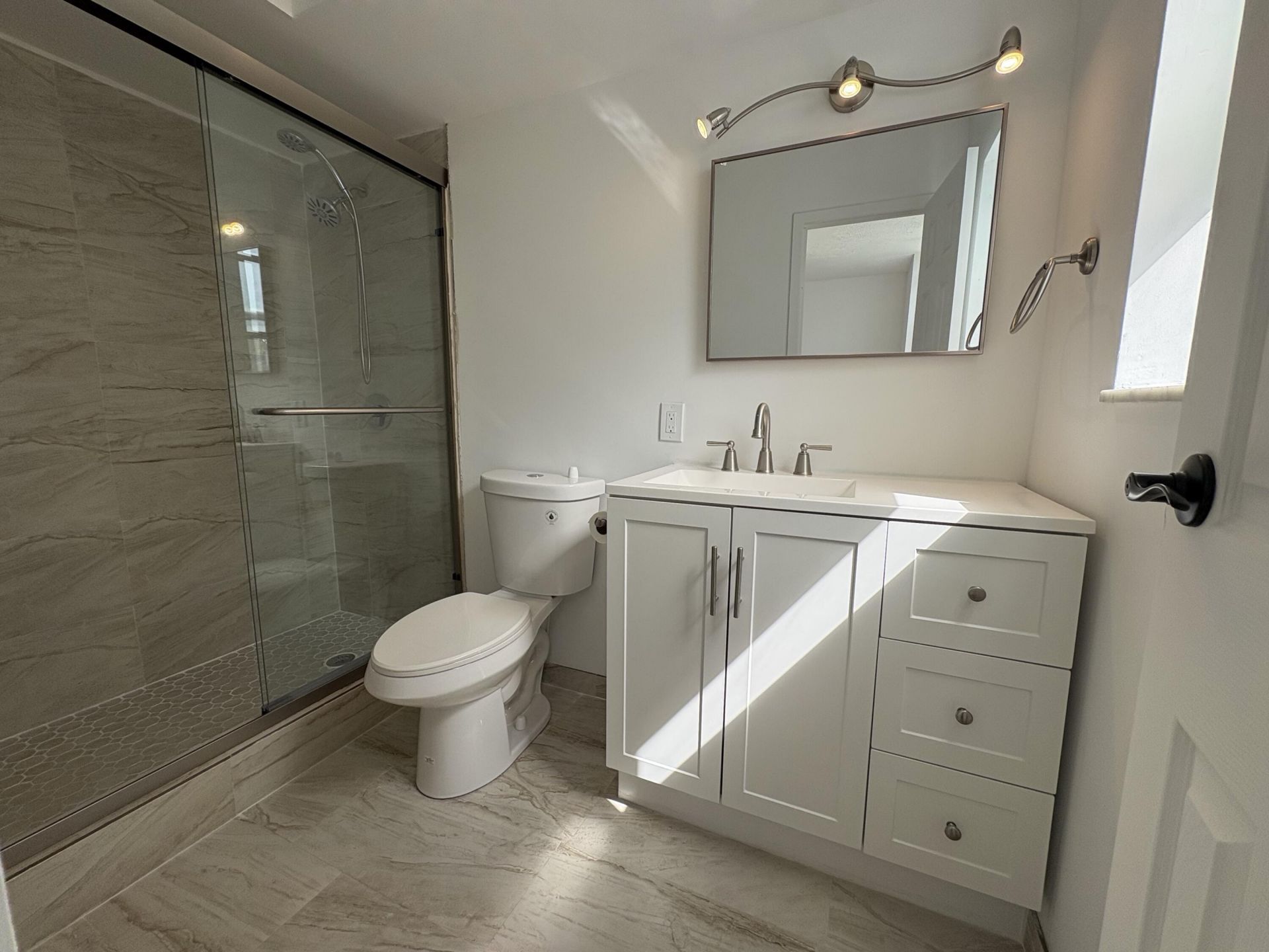 2850 Somerset Drive, Unit 208l, Lauderdale Lakes, FL 33311 Photo