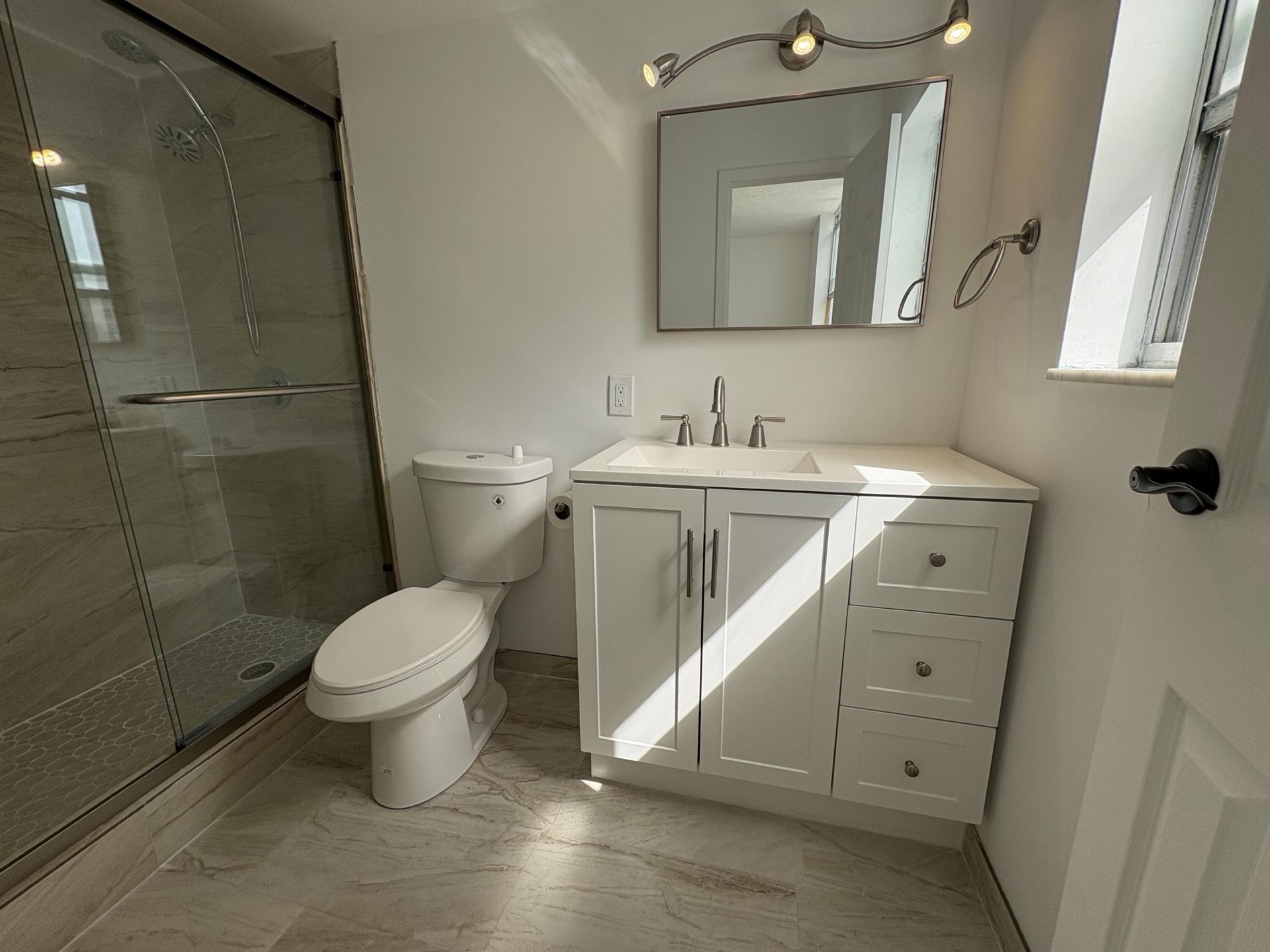 2850 Somerset Drive, Unit 208l, Lauderdale Lakes, FL 33311 Photo