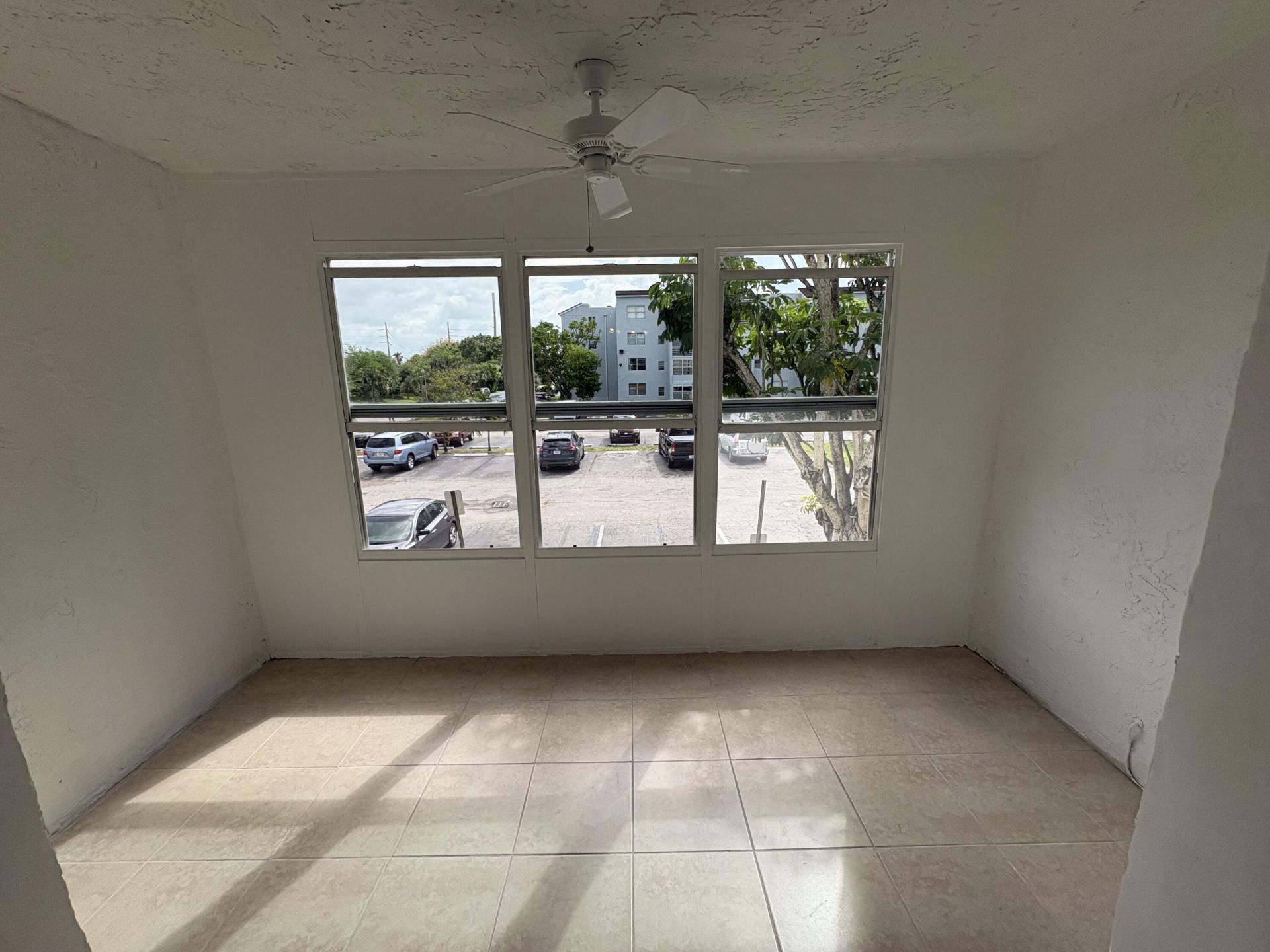 2850 Somerset Drive, Unit 208l, Lauderdale Lakes, FL 33311 Photo