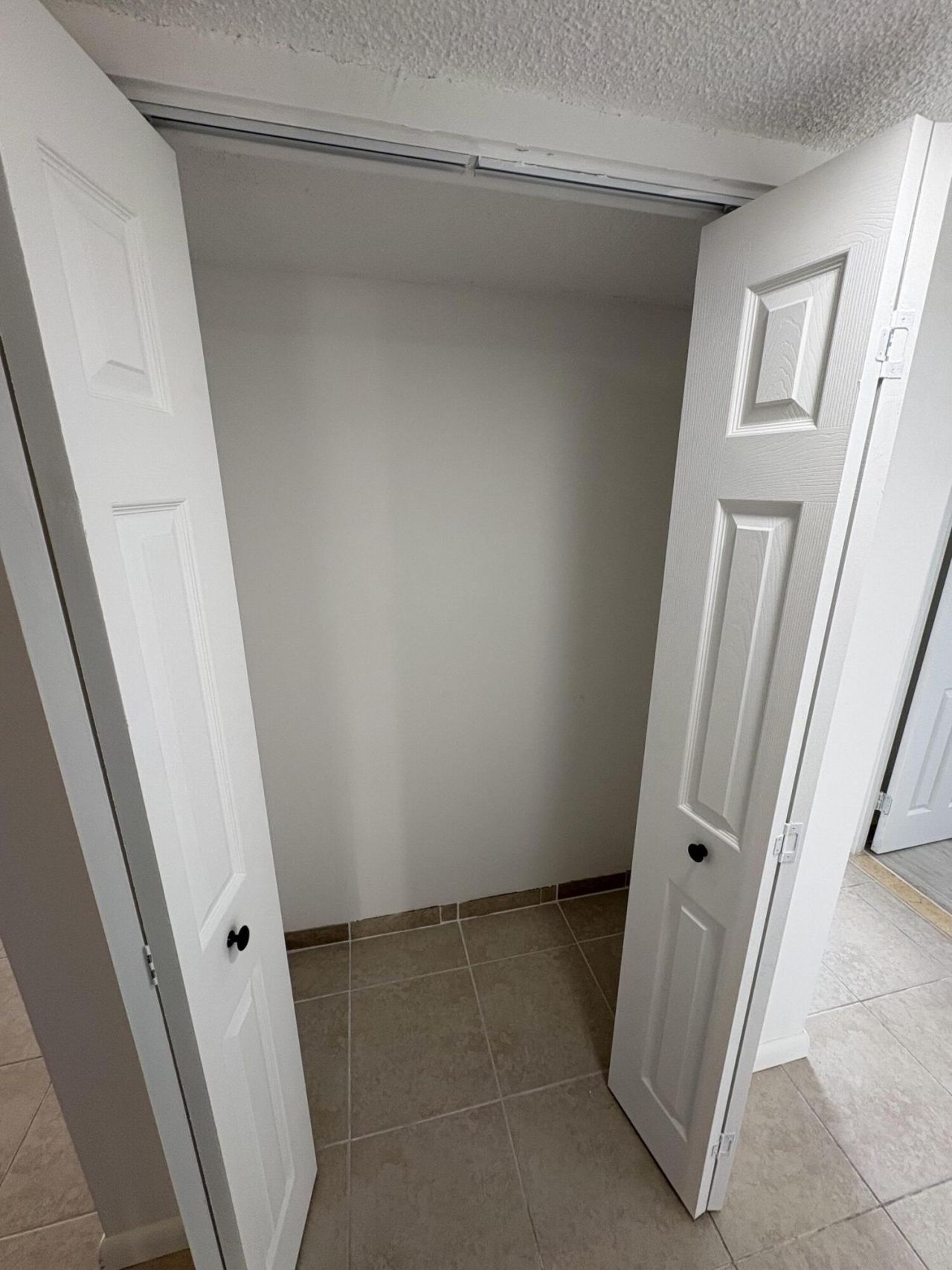 2850 Somerset Drive, Unit 208l, Lauderdale Lakes, FL 33311 Photo