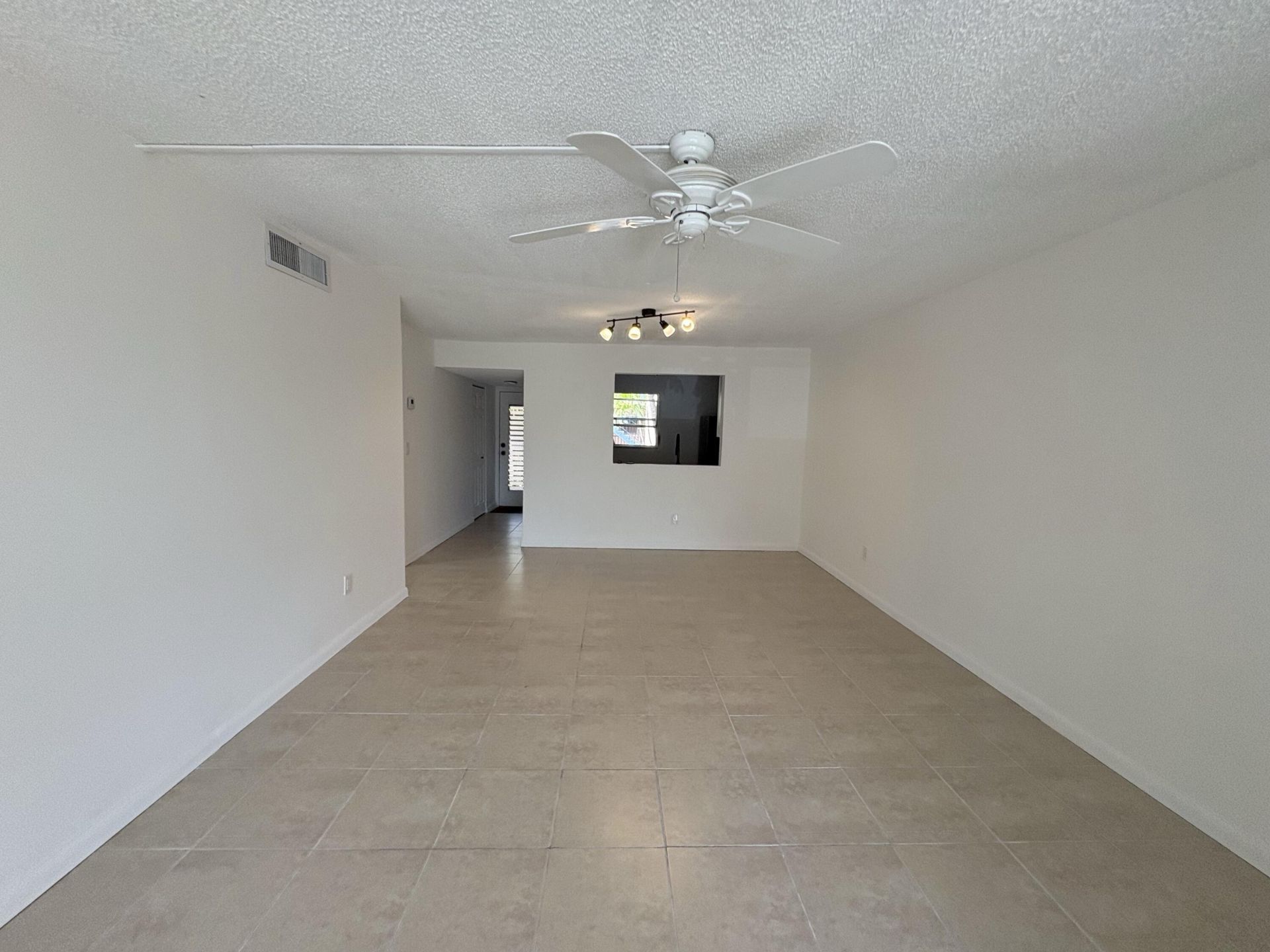 2850 Somerset Drive, Unit 208l, Lauderdale Lakes, FL 33311 Photo