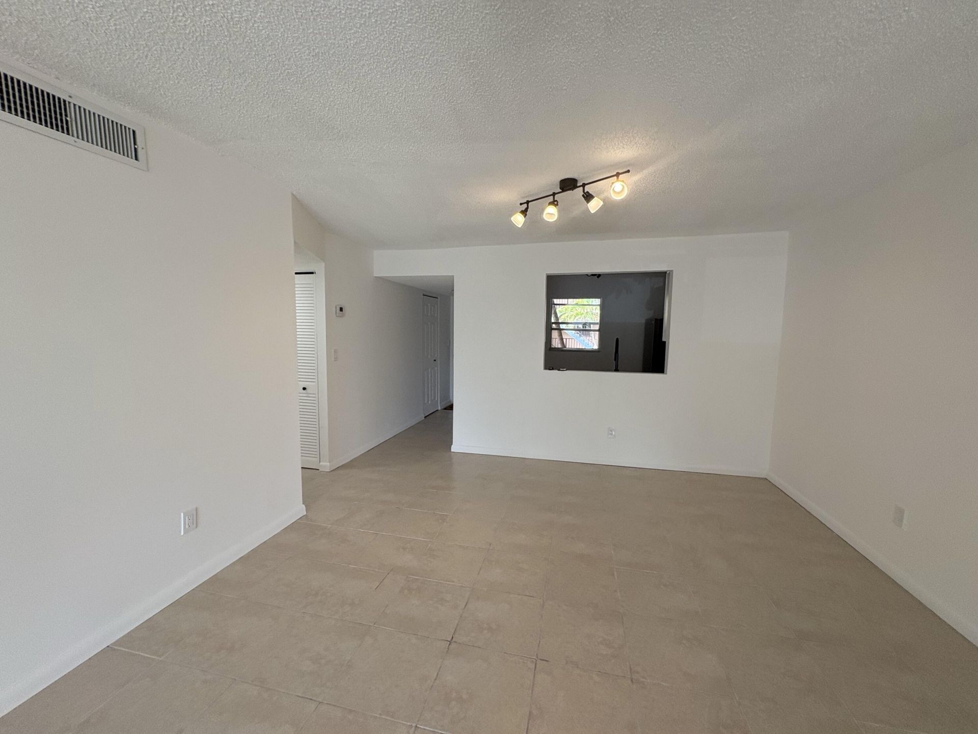 2850 Somerset Drive, Unit 208l, Lauderdale Lakes, FL 33311 Photo