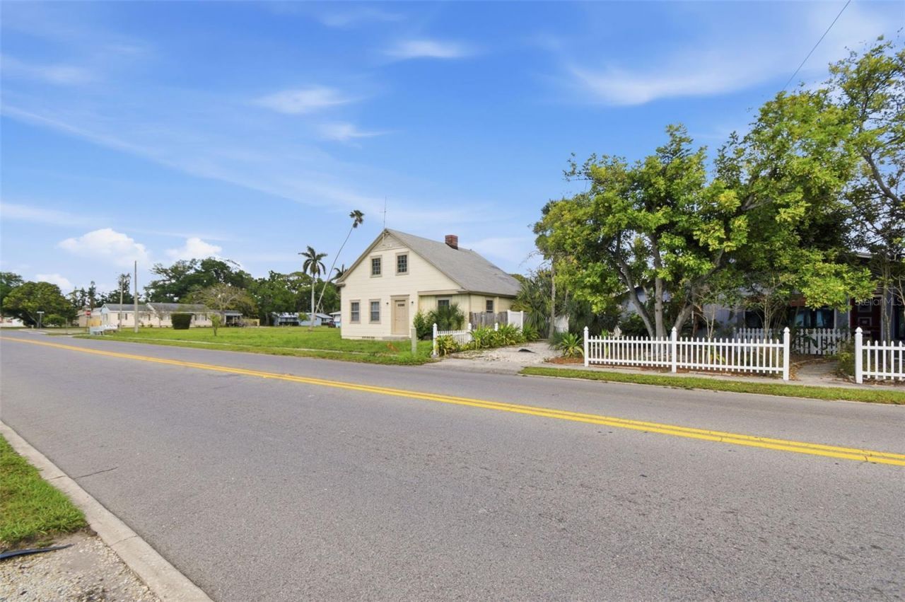 2513 16th Avenue W, Bradenton, FL 34205 Photo