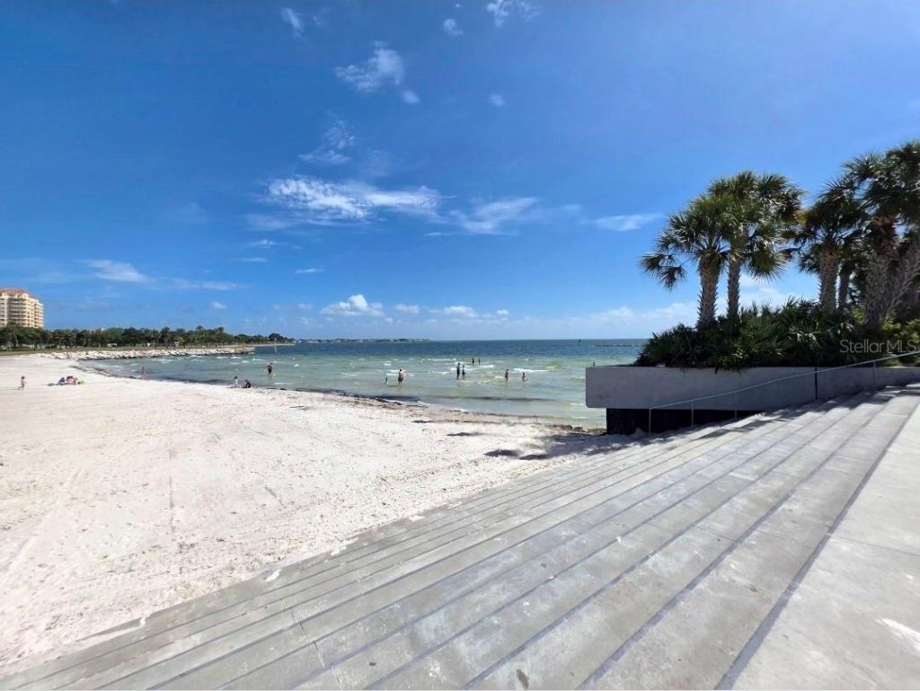 2715 5th Street S, Saint Petersburg, FL 33705 Photo