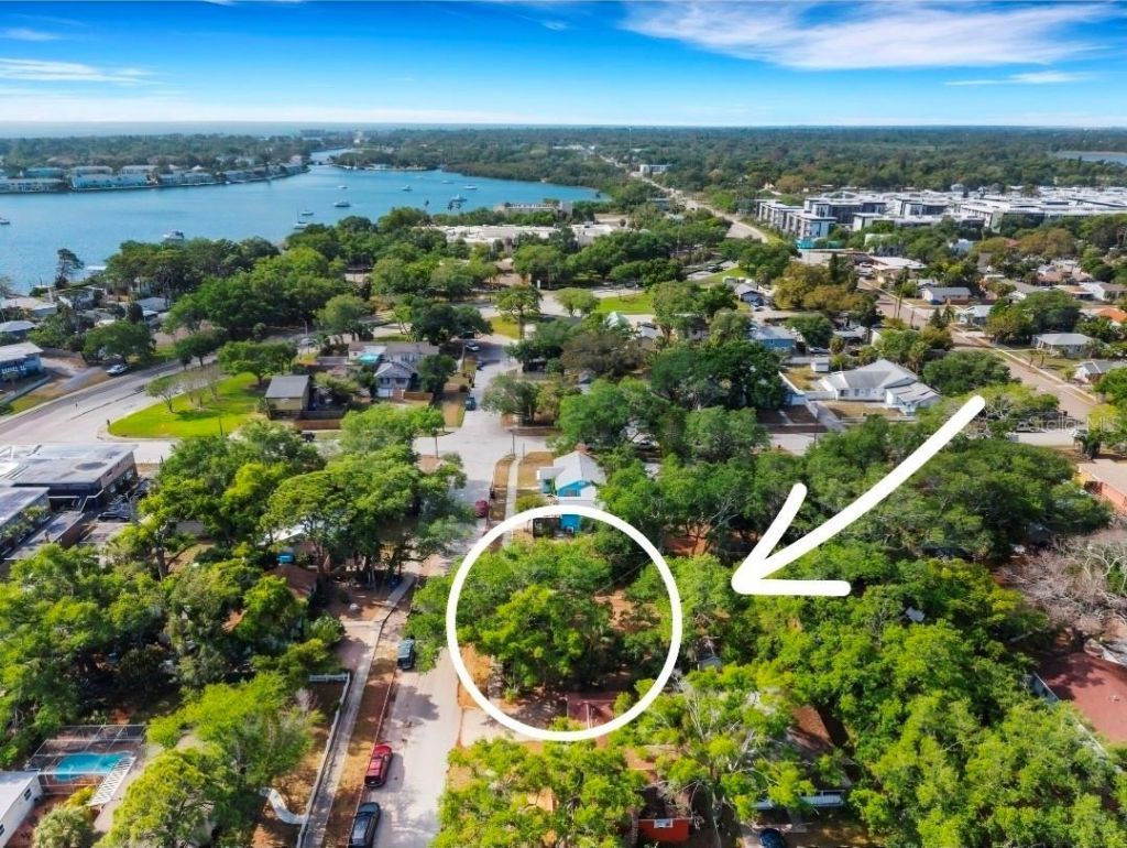 2715 5th Street S, Saint Petersburg, FL 33705 Photo