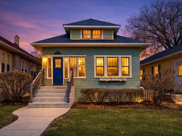 8424 Greenview Avenue , Brookfield, IL 60513